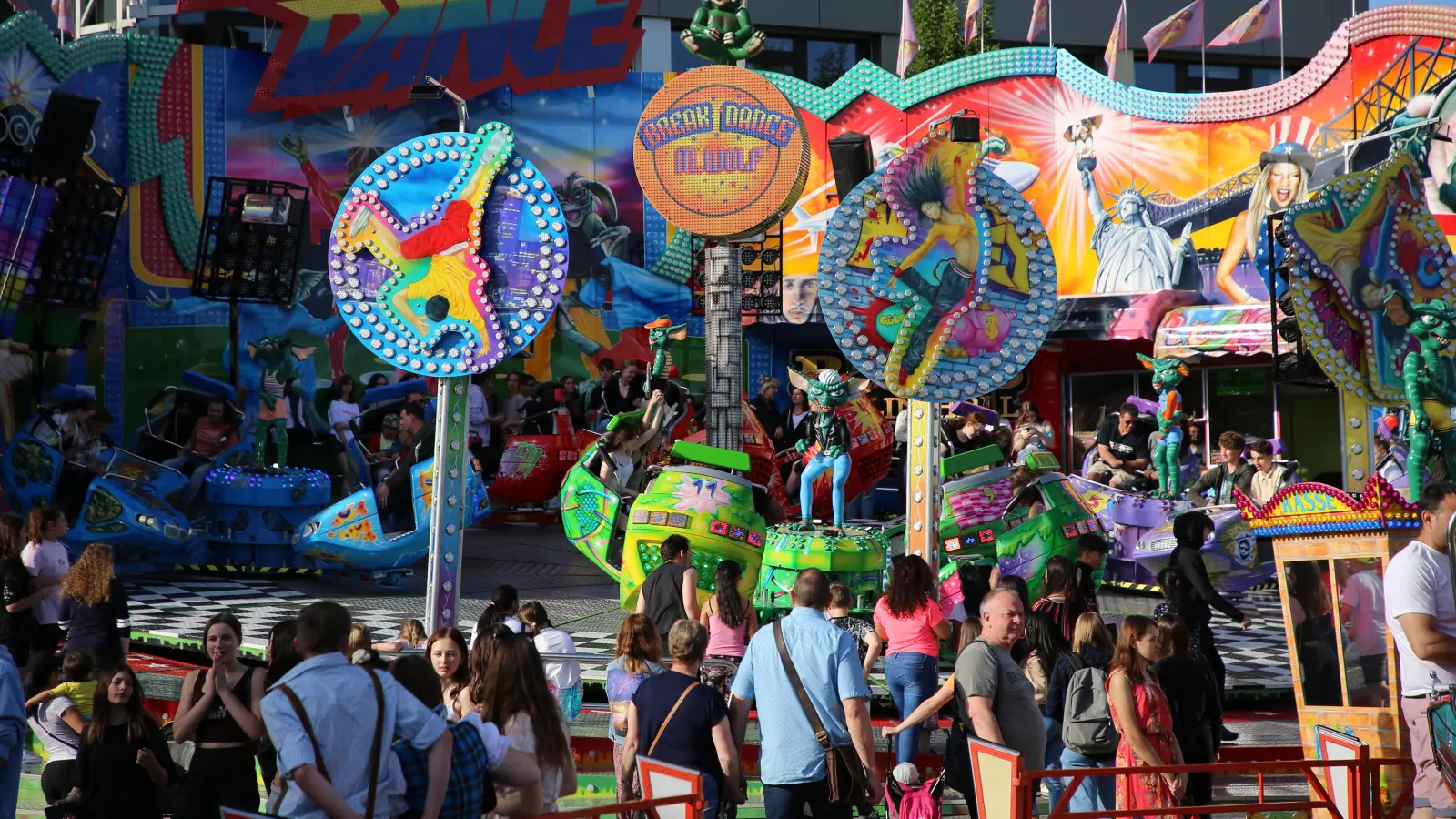 Wie geht es mit dem Frühlingsfest – hier auf dem Bild vor zwei Jahren – weiter? Derzeit diskutieren darüber viele. (Archivfoto: Alexander Biernoth)