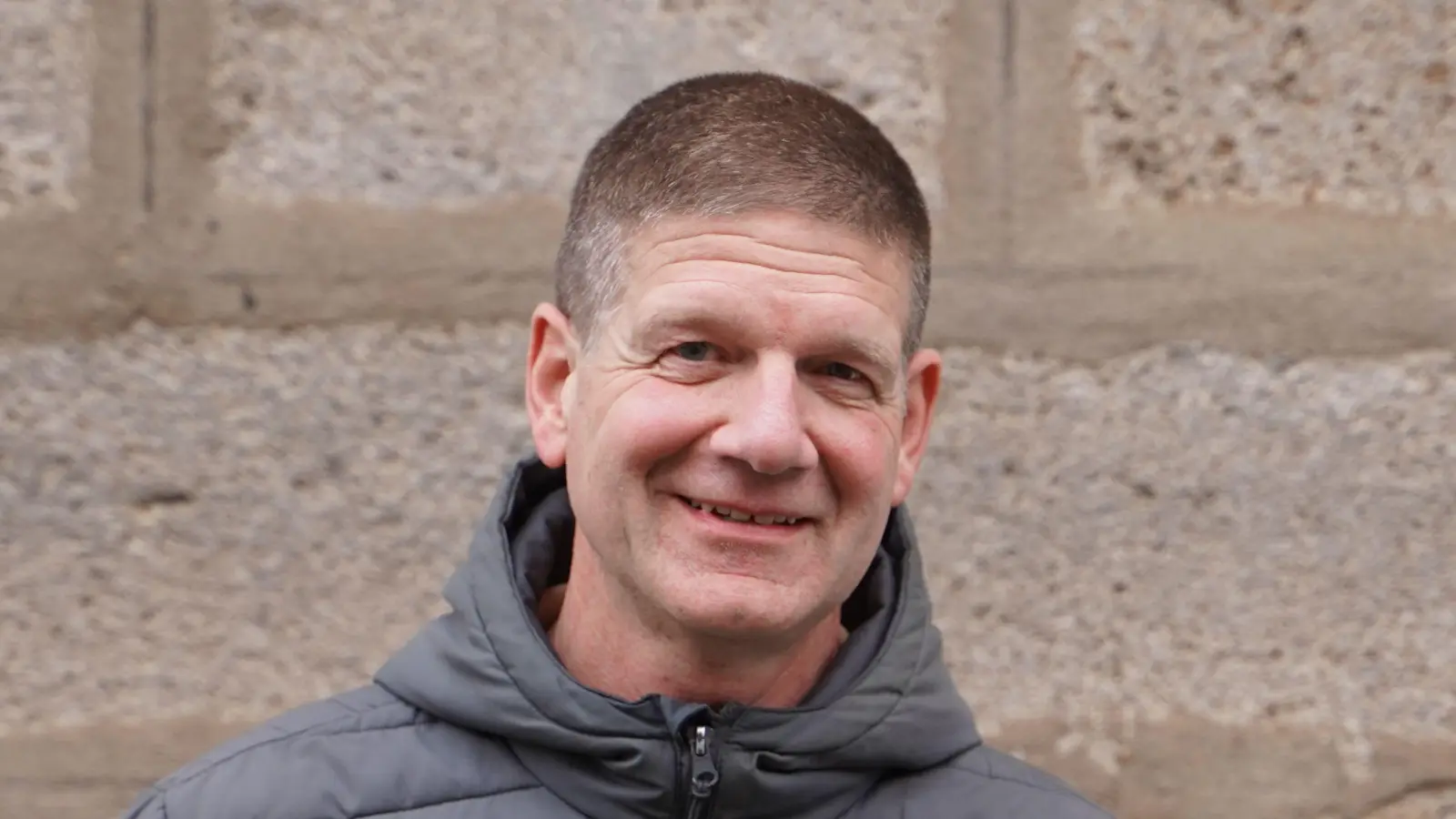 Stefan Bininda heißt der Mann, der für die AfD in den Landratswahlkampf ziehen will. Er ist 56 Jahre alt und lebt in der Gemeinde Adelshofen. (Foto: Simone Hedler)