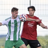 Der FV Uffenheim (links Uwe Bößendörfer) und der SC Aufkirchen (rechts Steffen Schöllhammer) mischten lange im Kampf um die ersten Plätze mit. (Foto: Martin Rügner)