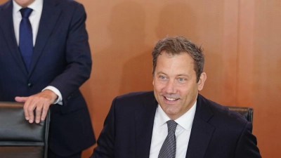 Vizekanzler Klingbeil leitet in Abwesenheit des Kanzlers die Kabinettssitzung. (Foto: Kay Nietfeld/dpa)