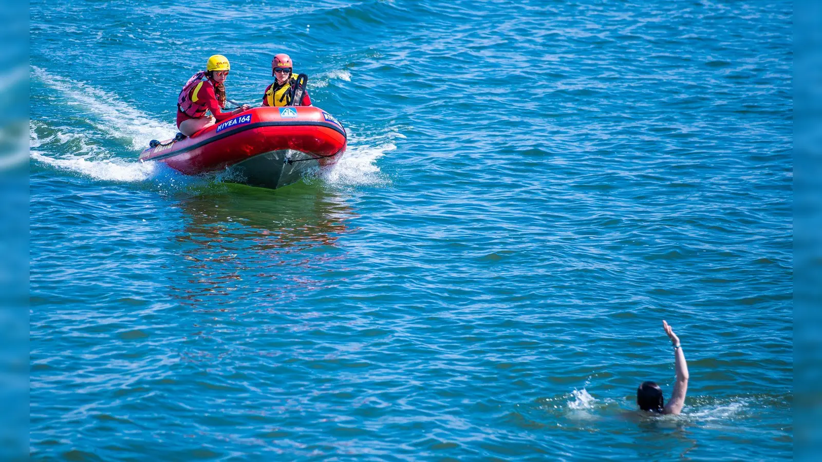 Die DLRG-Lebensretter gehen im laufenden Jahr von weniger Badetoten aus als noch 2024. (Archivbild) (Foto: Jens Büttner/dpa-Zentralbild/ZB)