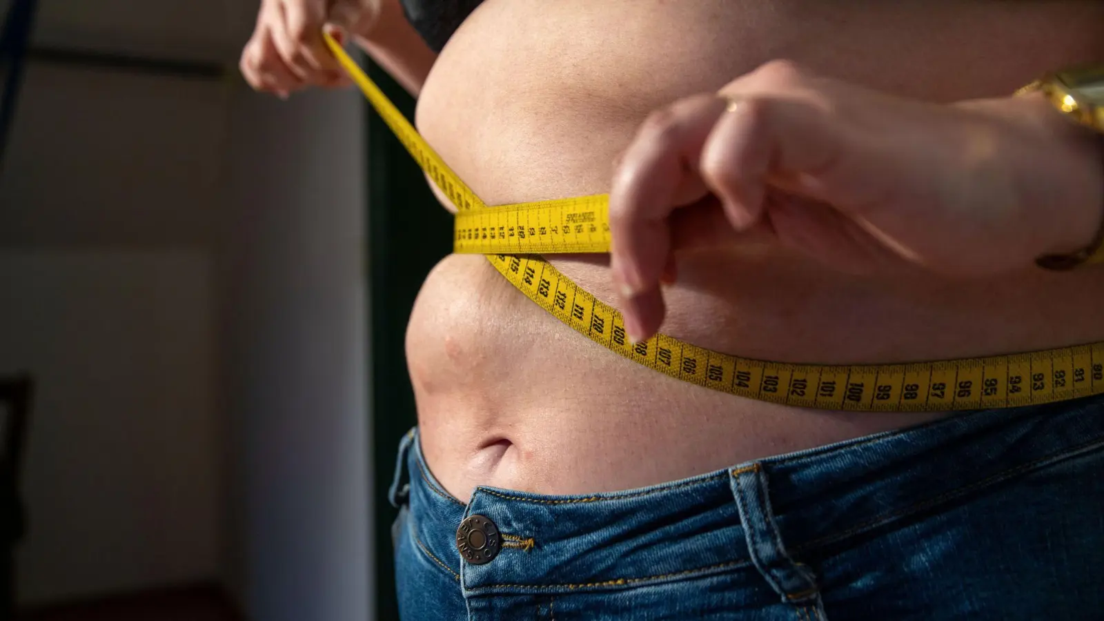 Intervallfasten ist einer neuen Übersichtsarbeit zufolge womöglich weniger effektiv als vielfach angenommen. (Foto: Pia Bayer/dpa/dpa-tmn)