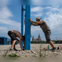 Zum offiziellen Ausbaustart rechnete der Deutsche Wetterdienst noch einmal mit hohen Temperaturen in München. (Foto: Peter Kneffel/dpa)