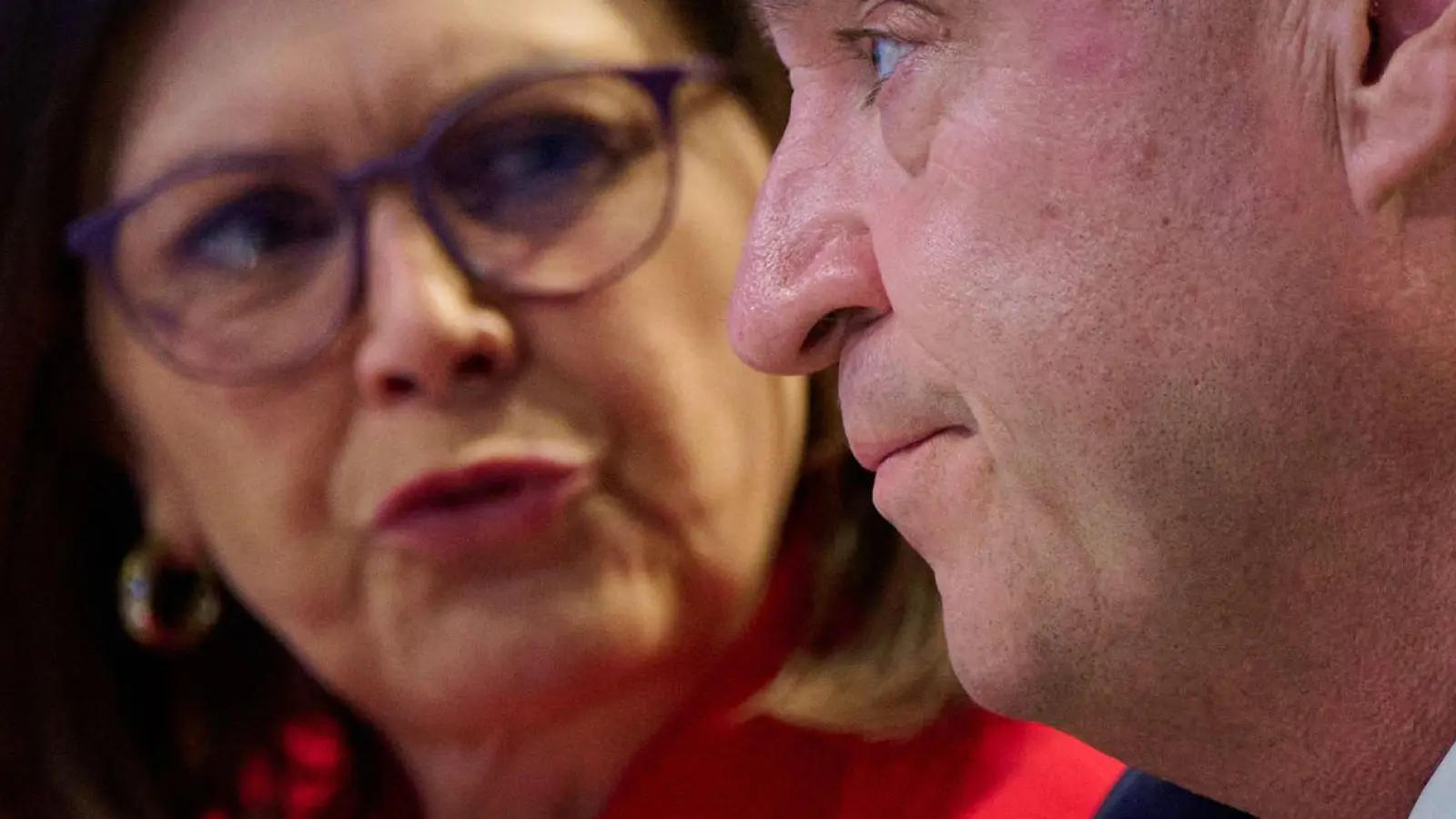 Markus Söder wirbt für Ilse Aigner. (Foto: Sven Hoppe/dpa)