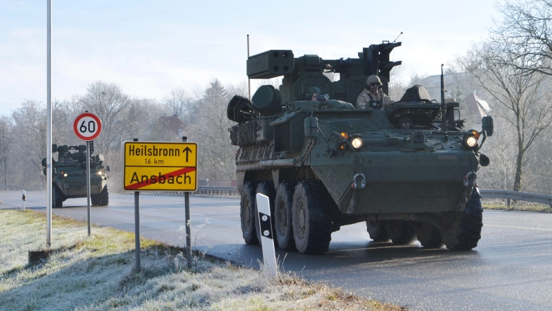 Die massigen Stryker-Radpanzer gehören zum Fuhrpark der US-Armee in Ansbach. (Foto: Johannes Hirschlach)