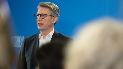 Bayern Kunstminister Markus Blume will mit der Rückgabe der Werke einen „Versuch der Wiedergutmachung in Richtung der Opfer“ unternehmen. (Archivbild) (Foto: Leonie Asendorpf/dpa)