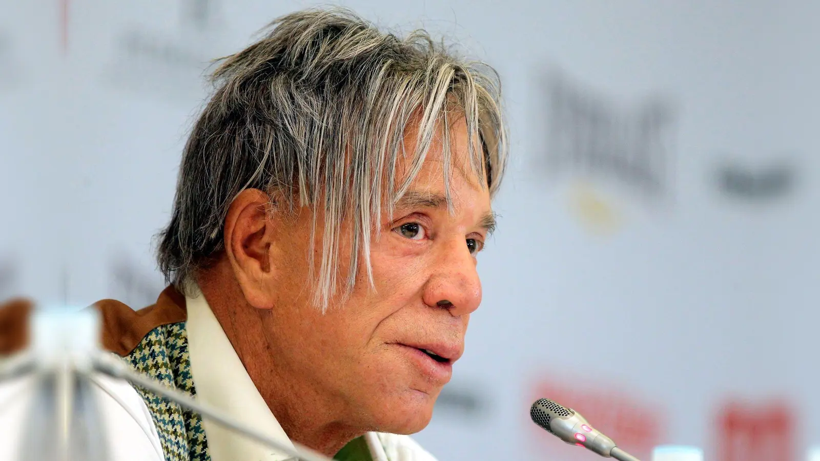 Rourke wurde in den 1980er-Jahren mit dem Erotikdrama „9 1/2 Wochen“ bekannt. (Archivbild) (Foto: Maxim Shipenkov/EPA/dpa)