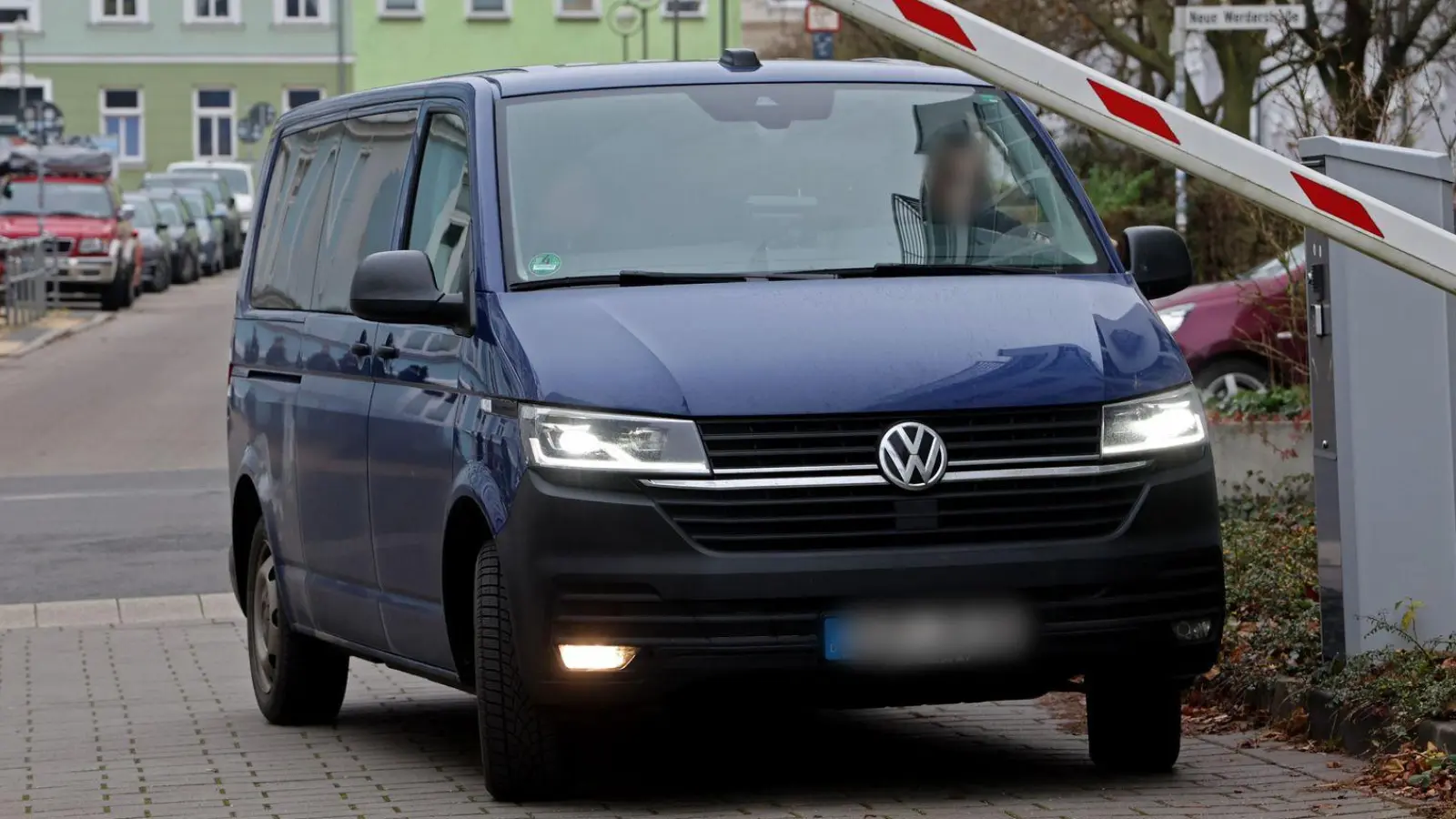 Nach einem rund einstündigen Haftprüfungstermin teilte die Staatsanwaltschaft mit, dass der Haftbefehl bestätigt wurde. (Foto: Bernd Wüstneck/dpa)