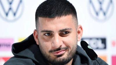 Nationalspieler Deniz Undav auf dem DFB-Podium. (Foto: Federico Gambarini/dpa)