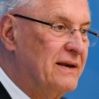Der Innenminister rechnet im Moment nicht mit gewalttätigen Ausschreitungen. (Archivbild) (Foto: Sven Hoppe/dpa)