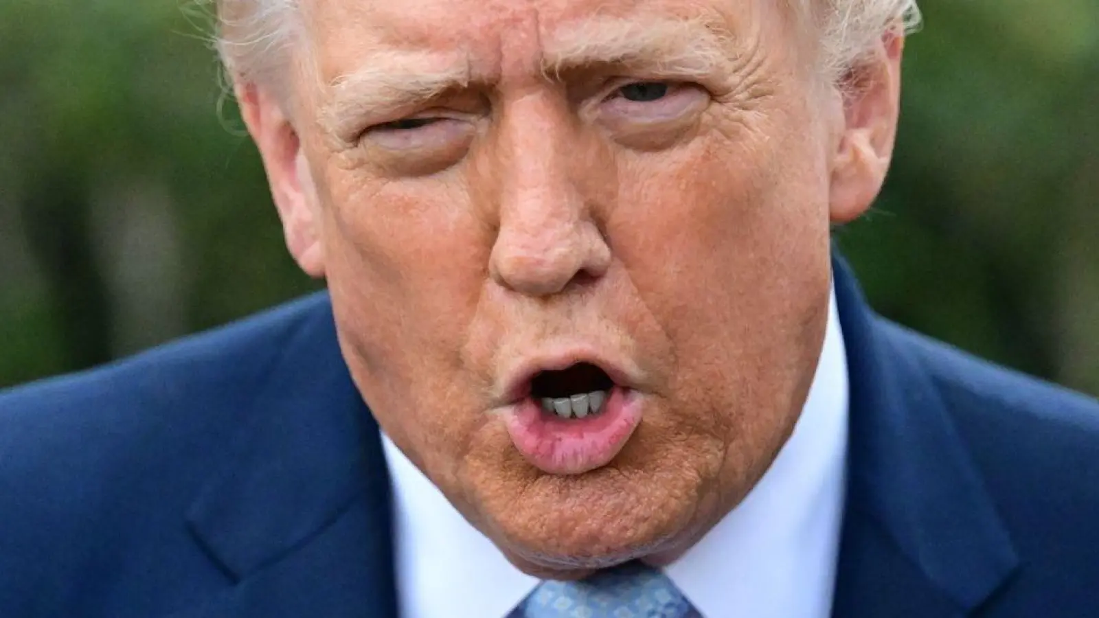 US-Präsident Trump will, dass Beamte der umstrittenen Behörde ICE sich um die Sicherheit an Flughäfen kümmern. (Archivbild) (Foto: Kyle Mazza, Kyle Mazza/TheNEWS2 via ZUMA Press Wire/dpa)