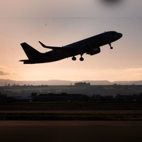 Abflug! Am neuen Remote Terminal in Boston liegt vor dem Lift-off nun bei manchen Verbindungen eine Busfahrt von 35 Kilometern Länge. (Foto: Christoph Schmidt/dpa/dpa-tmn)