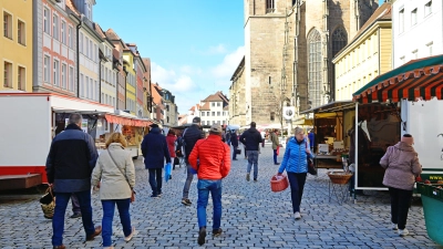 Das Statistische Landesamt hat seine Zahlen korrigiert. Jetzt leben in Ansbach wieder mehr Menschen als zuletzt angenommen. (Archivfoto: Jim Albright)