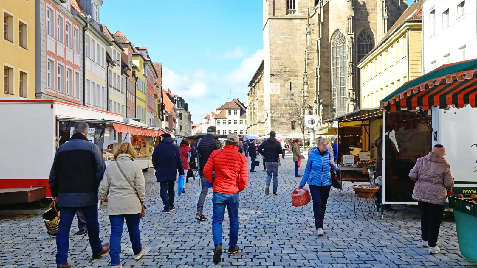 Das Statistische Landesamt hat seine Zahlen korrigiert. Jetzt leben in Ansbach wieder mehr Menschen als zuletzt angenommen. (Archivfoto: Jim Albright)