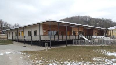 Der neu gebaute Kindergarten in Breitenau: Als Trägerin dieser sowie der Tagesstätte in Mosbach verlangt die Stadt Feuchtwangen ab September höhere Elternbeiträge. Geplant ist, dass die anderen Kindergartenträger die Summen für ihre Einrichtungen entsprechend anpassen. (Foto: Peter Zumach)