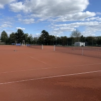 Hier sollen künftig auch Padelball und Pickleball gespielt werden können: Der TSV Lichtenau investiert in die Aufwertung seiner Tennis-Anlage und erhält dafür auch von der Marktgemeinde Förderung. (Foto: Yvonne Neckermann)