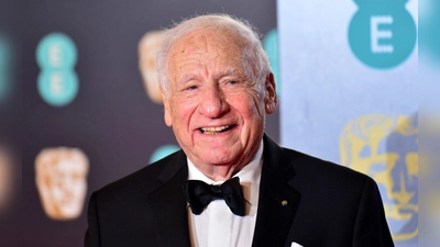 Mel Brooks hat in seiner langen Karriere viele Preise gewonnen. (Archivbild) (Foto: Dominic Lipinski/PA Wire/dpa)