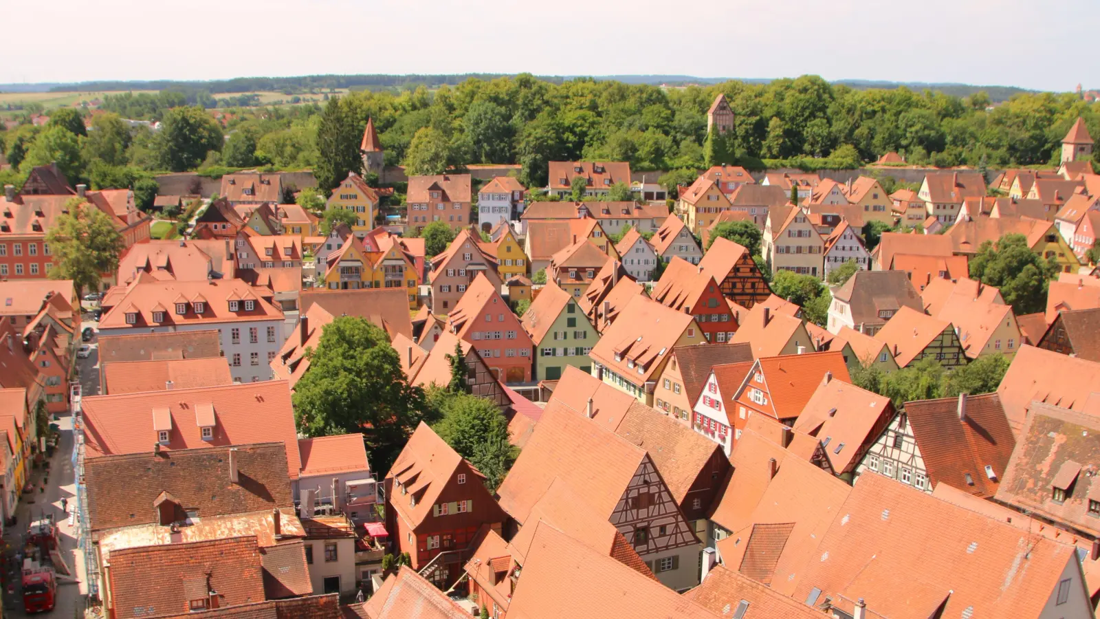 Das stärkste Plus an Übernachtunsgzahlen aller fränkischen Städte 2025 gewann Dinkelsbühl.  (Archivbild: Martina Haas)