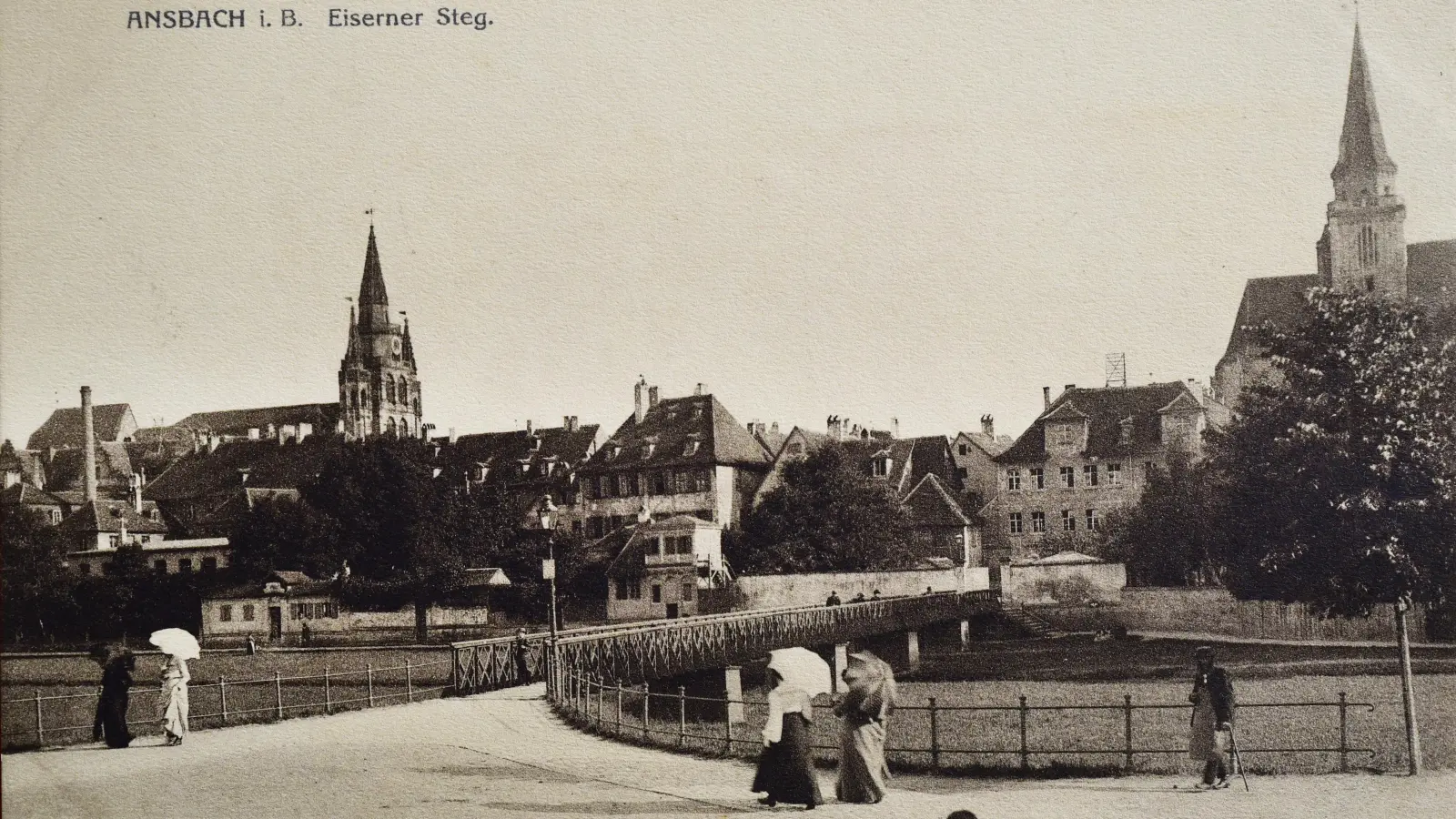 Die Laterne am Ende des Eisernen Stegs – hier auf einer historischen Postkarte zu sehen – brennt Anfang des Jahres 1926 schon seit einigen Wochen nicht. (Foto: Sammlung Breitschwert)