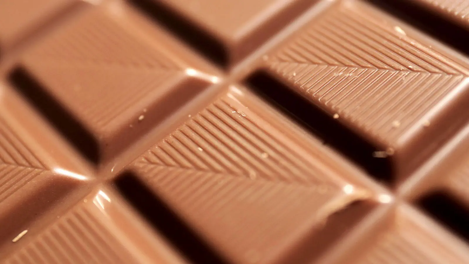 Die Diebe haben es laut Polizei gezielt auf Schokolade abgesehen. (Symbolbild) (Foto: Oliver Berg/dpa)