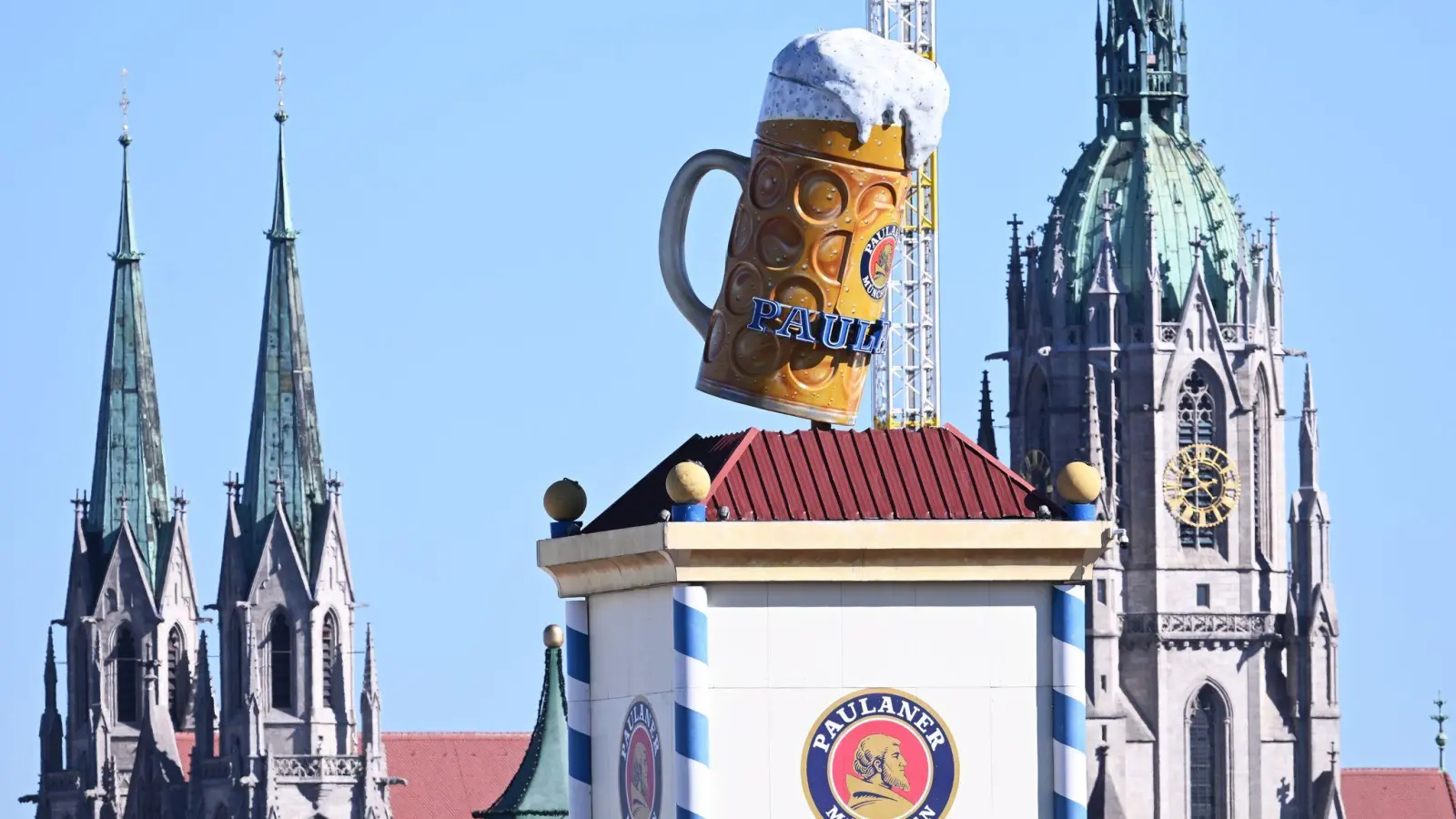 Paulaner - hier ein Bild vom Oktoberfest - hat vergangenes Jahr deutlich mehr Getränke verkauft. (Archivbild) (Foto: Sven Hoppe/dpa)