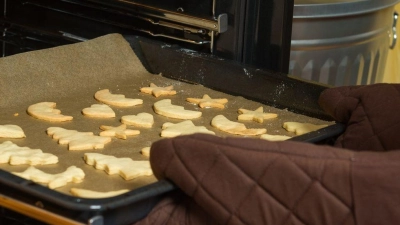 Süße Täuschung: Die Verwendung von Sucralose in Backwaren birgt Risiken. (Foto: Benjamin Nolte/dpa-tmn)