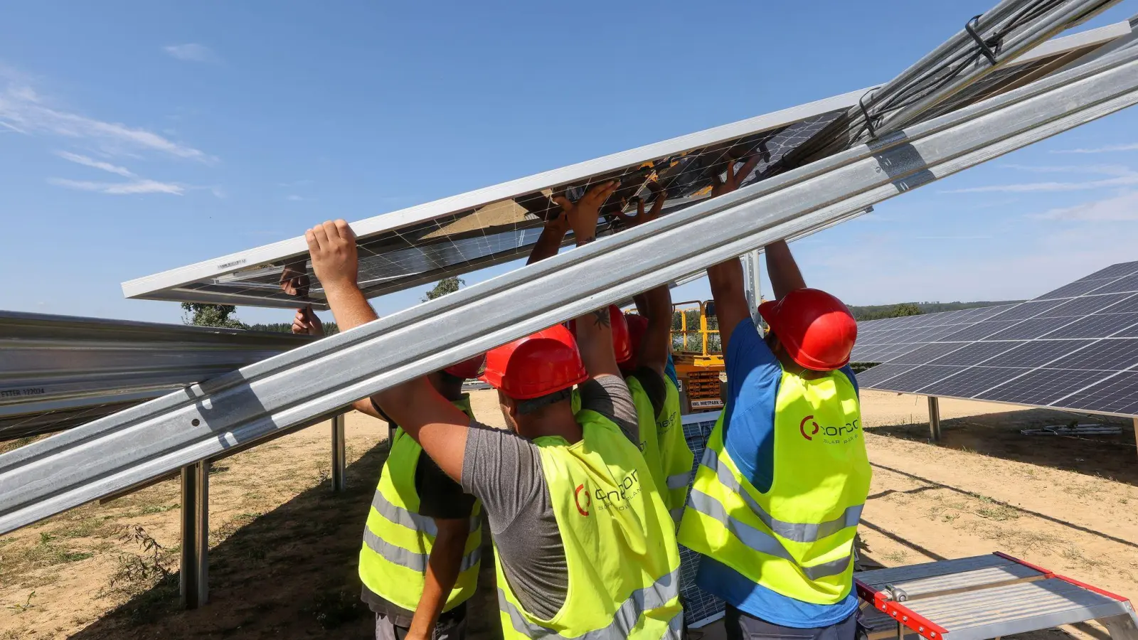 Bei Solaranlagen wurden die Ausbauziele der Bundesregierung in diesem Jahr übertroffen. (Foto: Thomas Warnack/dpa)