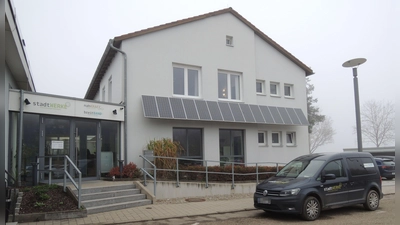 Das Hauptgebäude der Stadtwerke Feuchtwangen. Der städtische Eigenbetrieb soll ab 2026 als Kommunalunternehmen fortgeführt werden. (Archivbild: Peter Zumach)