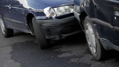 Erst „Quiiieeetsch“ - dann „Bumms“? Ja, so klingt es oft, wenn ein Auto auffährt - über die Schuldfrage gibt es danach oft Streit vor Gericht. (Foto: Jan Woitas/dpa/dpa-tmn)