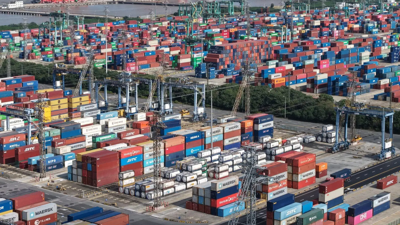 Chinas Wirtschaft hängt stark vom Export ab.  (Foto: Uncredited/CHINATOPIX/AP/dpa)