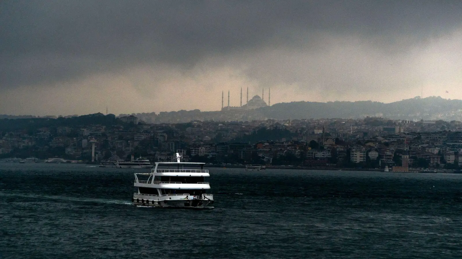 Starke Regenfälle sorgen in Istanbul für Überschwemmungen. (Archivbild) (Foto: Moe Zoyari/ZUMA Press Wire/dpa)