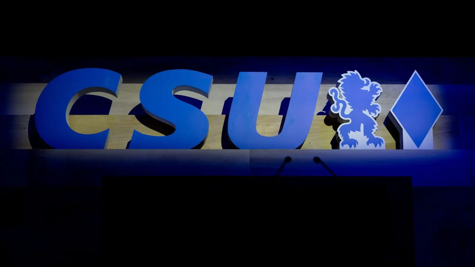 Die CSU hatte mit einem Leitantrag im Voraus des Parteitags klare Kante gegen AfD und Linkspartei gezeigt. (Archivbild) (Foto: Sven Hoppe/dpa)