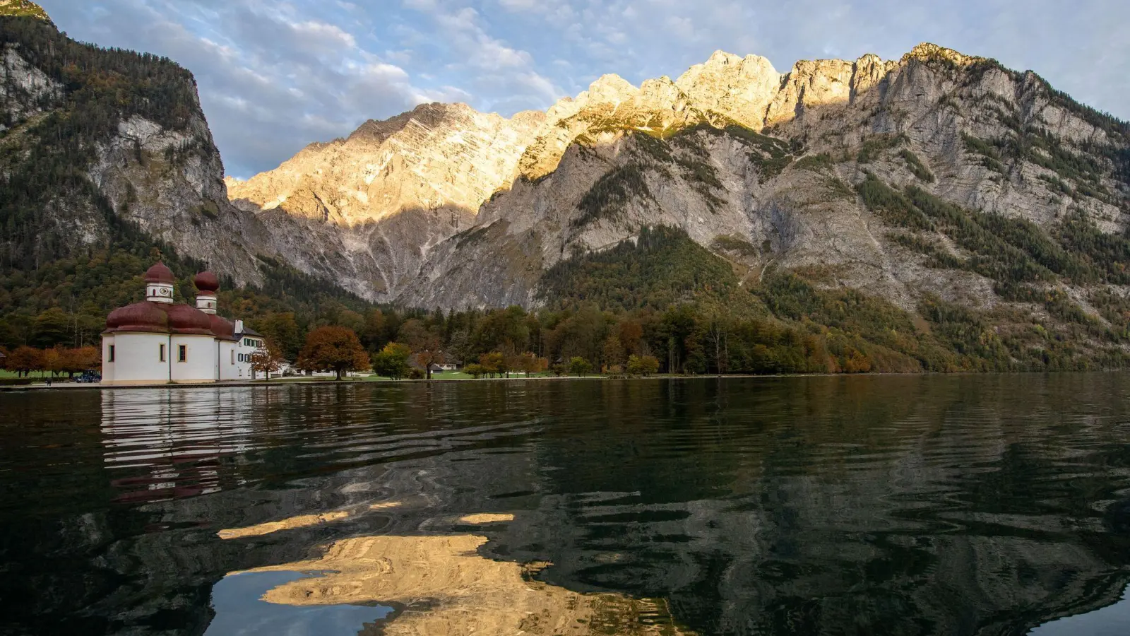 Ein Mann ist im Königssee ertrunken. (Symbolbild) (Foto: Lino Mirgeler/dpa)