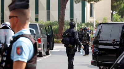 Nach der Explosion vor einer Synagoge in Südfrankreich laufen Terrorermittlungen. (Foto: Pascal Guyot/AFP/dpa)