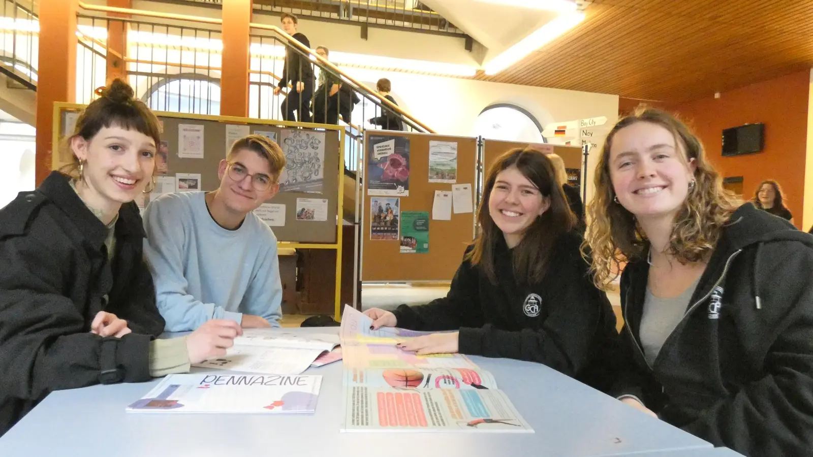 Nur noch wenige Jugendliche an den Schulen in der Stadt Ansbach arbeiten an der klassischen Schülerzeitung&nbsp;– das Gymnasium Carolinum ist eines davon. (Foto: Calotta Halbrock)