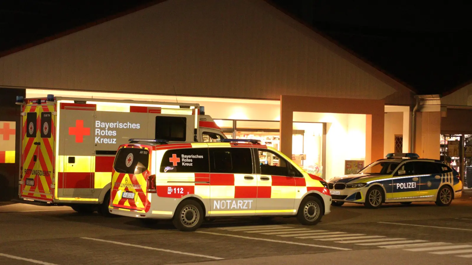 Am 4. Dezember überfielen Jugendliche diesen Drogeriemarkt in der Ansbacher Welserstraße. Im Januar folgte ein Raubüberfall auf eine H&amp;M-Niederlassung in der Ansbacher Fußgängerzone.  (Foto: News5 / Markus Zahn)
