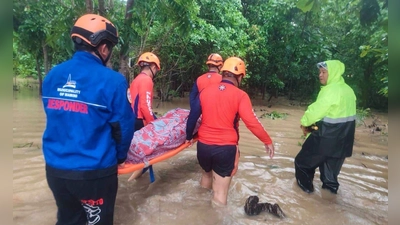 Die heftigen Regenfälle haben zu schweren Überschwemmungen geführt. (Foto: Uncredited/Philippine Coast Guard/AP/dpa)