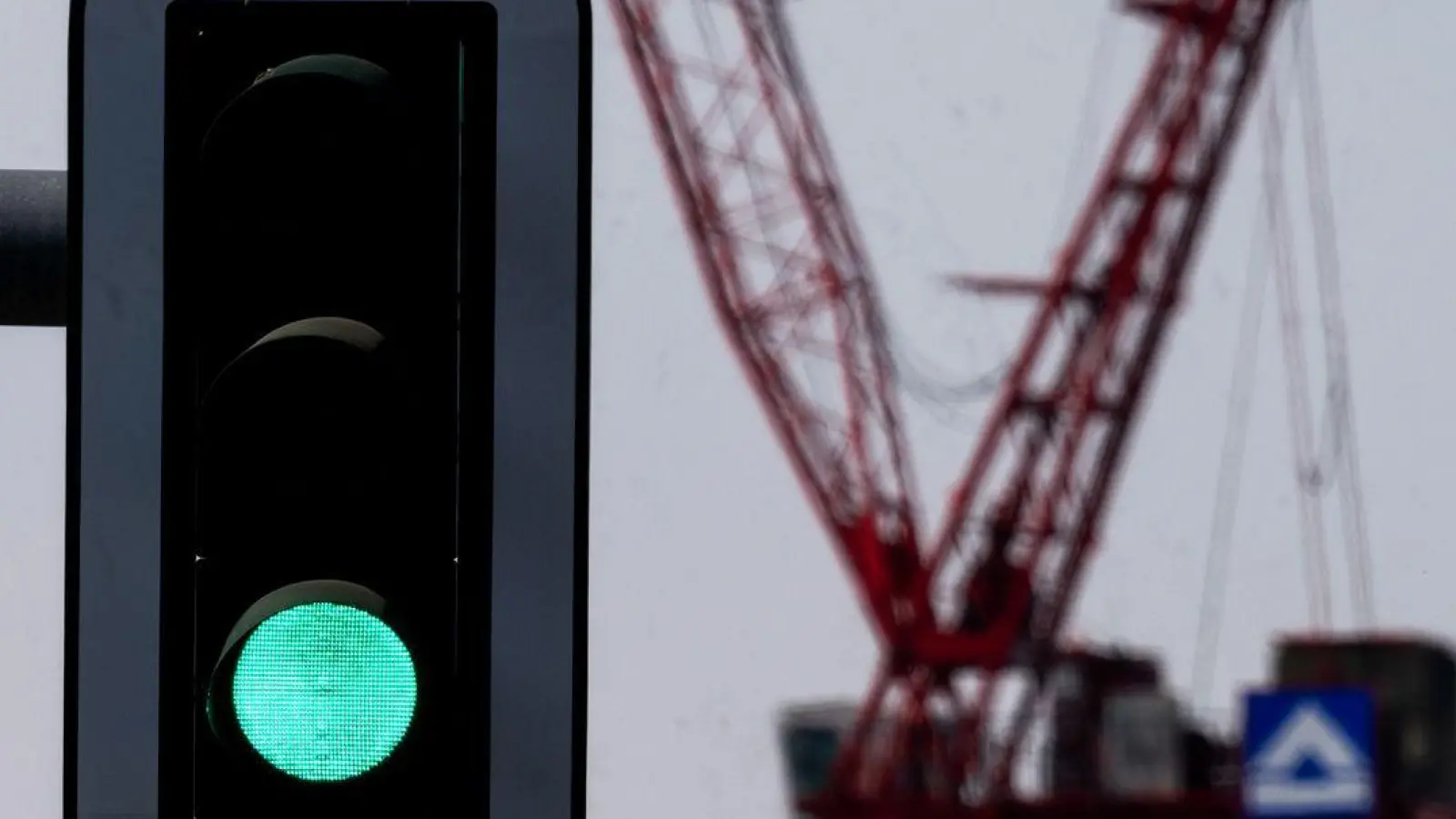 Das Bauhauptgewerbe ist einer der größten Arbeitgeber in Deutschland. (Foto: Soeren Stache/dpa)