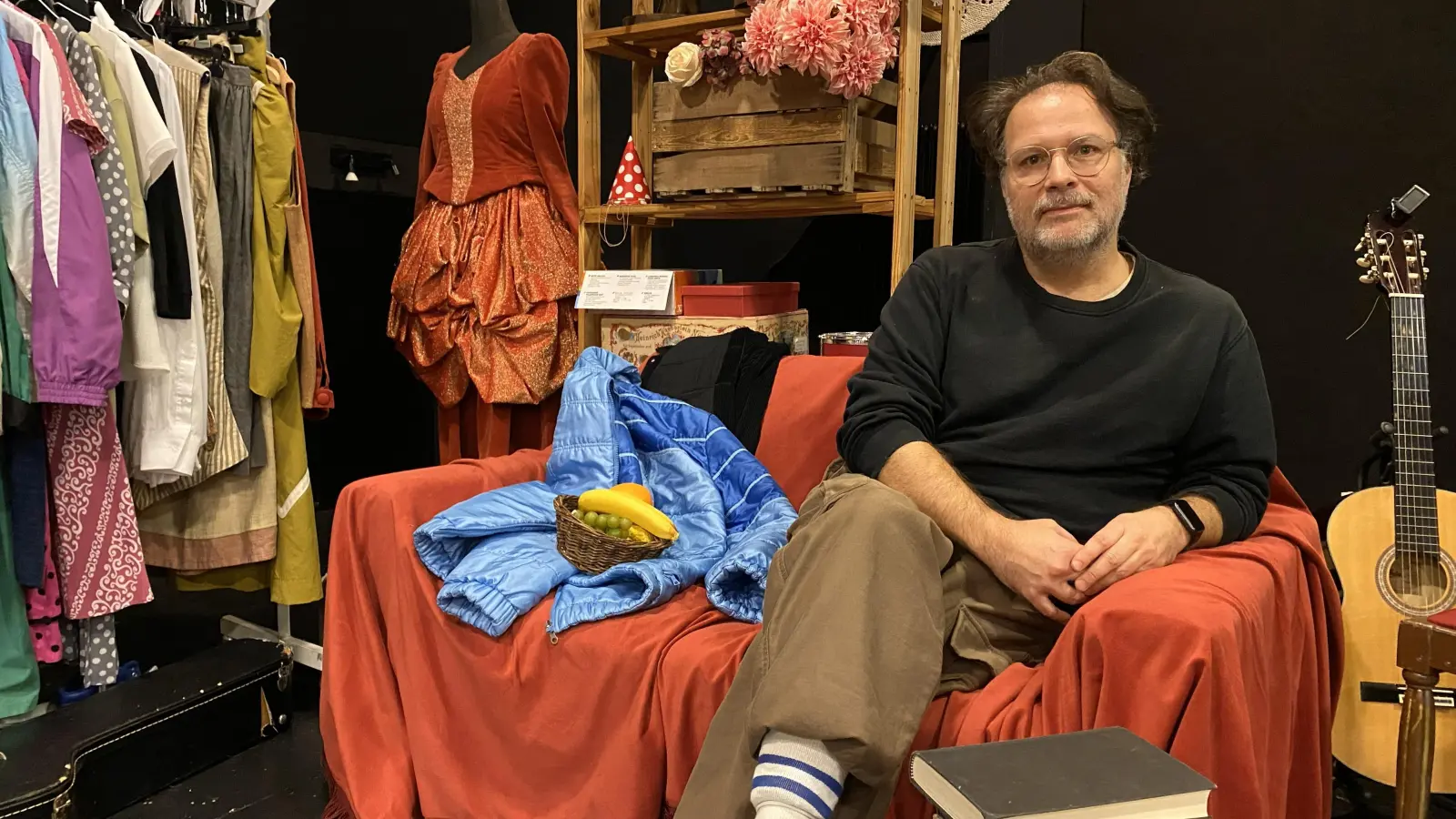 Thomas Weber ist seit Herbst 2025 neues Ensemblemitglied beim Landestheater Dinkelsbühl. (Foto: Lisa-Maria Liebing)