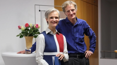 Subtiles Lyrik-Duo: Claudia Dölker und Hartmut Scheyhing. (Foto: Thomas Wirth)