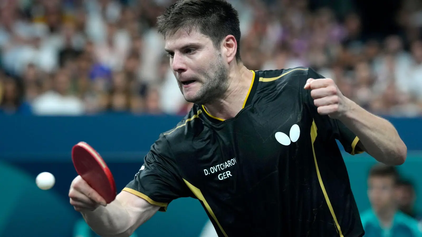 Steht im EM-Halbfinale: Der deutsche Tischtennis-Star Dimitrij Ovtcharov. (Foto: Petros Giannakouris/AP/dpa)