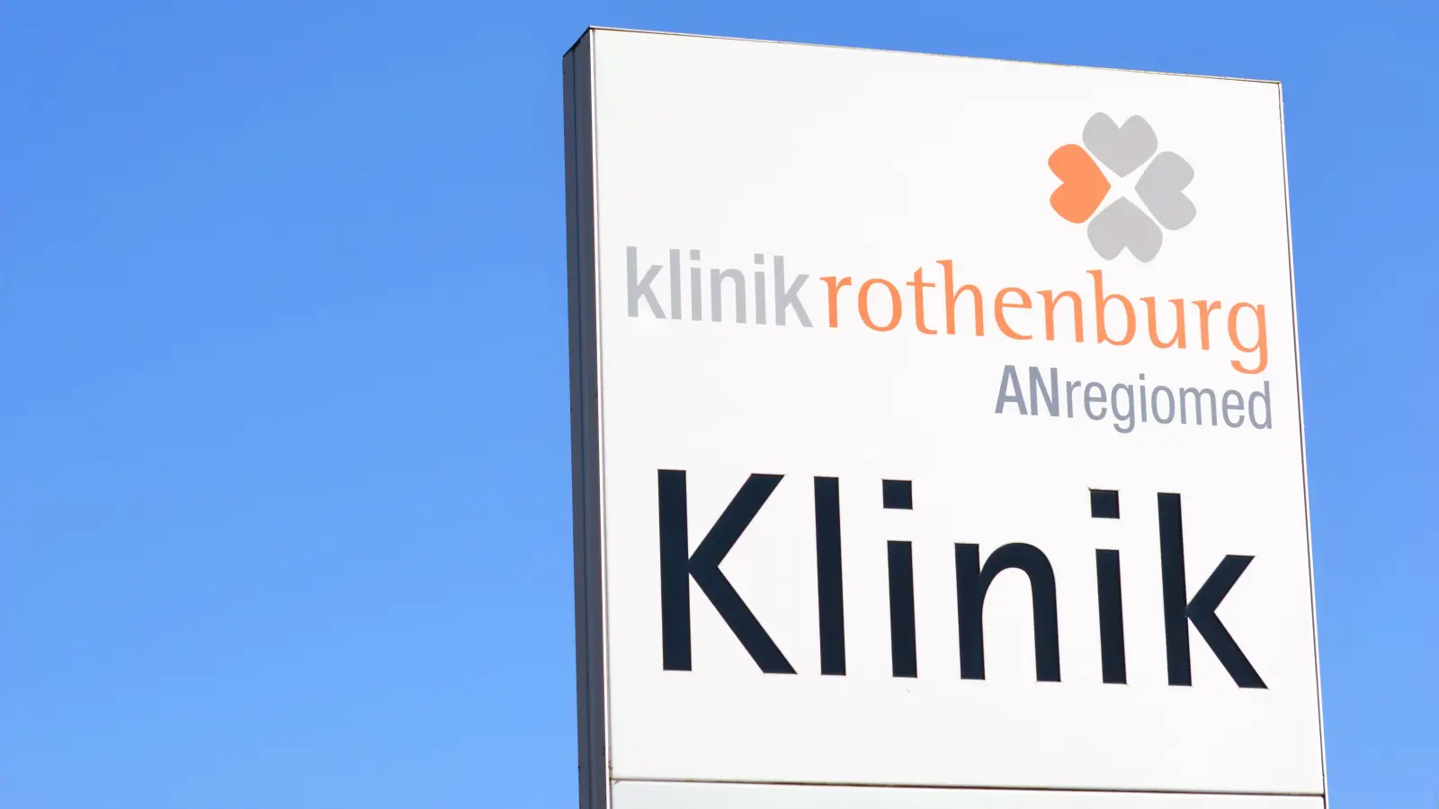 Der Krankenhaus-Standort Rothenburg kam beim September-Kompromiss im Verwaltungsrat von ANregiomed mit wenigen Einschnitten davon. Doch es mehren sich die Sorgen, dass die Vorgaben nicht richtig umgesetzt werden könnten. (Foto: Laura Eyrich)