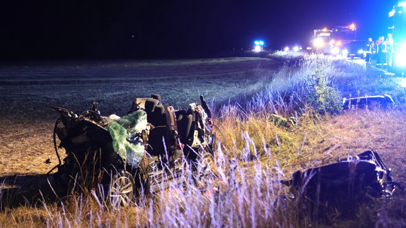 Drei Frauen wurden in diesem Wagen von einem entgegenkommenden Pkw gerammt. Sie erlitten tödliche Verletzungen. (Foto: News5/Markus Zahn)