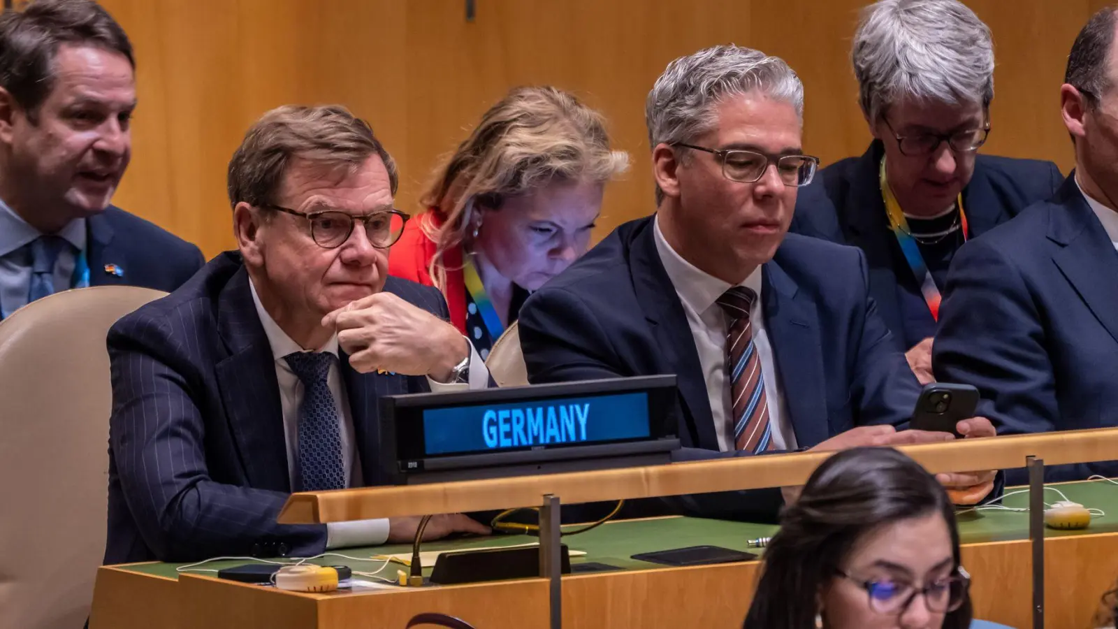 Außenminister Johann Wadephul (l., CDU), ist seit Freitag in New York, um für die deutsche Kandidatur für den UN-Sicherheitsrat zu werben.  (Foto: Michael Kappeler/dpa)