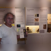 Martin Nadler hat das Begleitheft zur Jungsteinzeit-Ausstellung im Museum verfasst. (Foto: Gerhard Krämer)
