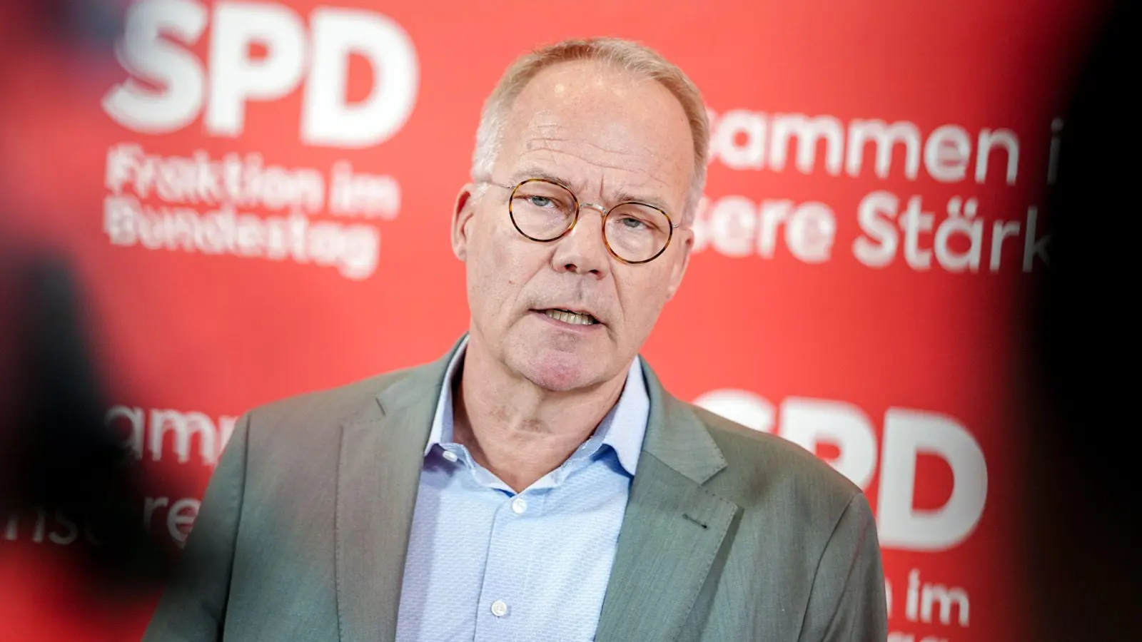 SPD-Fraktionschef Matthias Miersch warnt vor massivsten wirtschaftlichen Auswirkungen wegen der Blockade der Straße von Hormus. (Archivbild) (Foto: Kay Nietfeld/dpa)