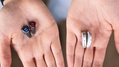 Moderne Hörgeräte sind heute hochleistungsfähig und ebnen den Weg zur sozialen Teilhabe. (Foto: DJD/audibene)