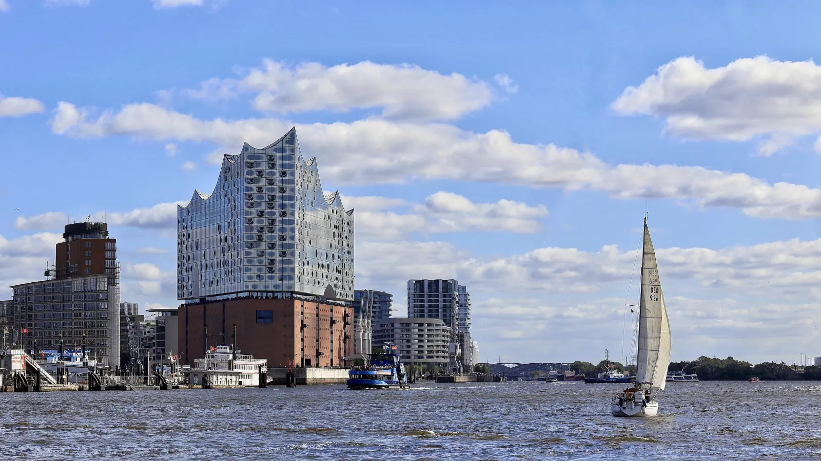 Ein modernes Wahrzeichen der Freien und Hansestadt Hamburg: die Elbphilharmonie. (Foto: Thomas Wirth)