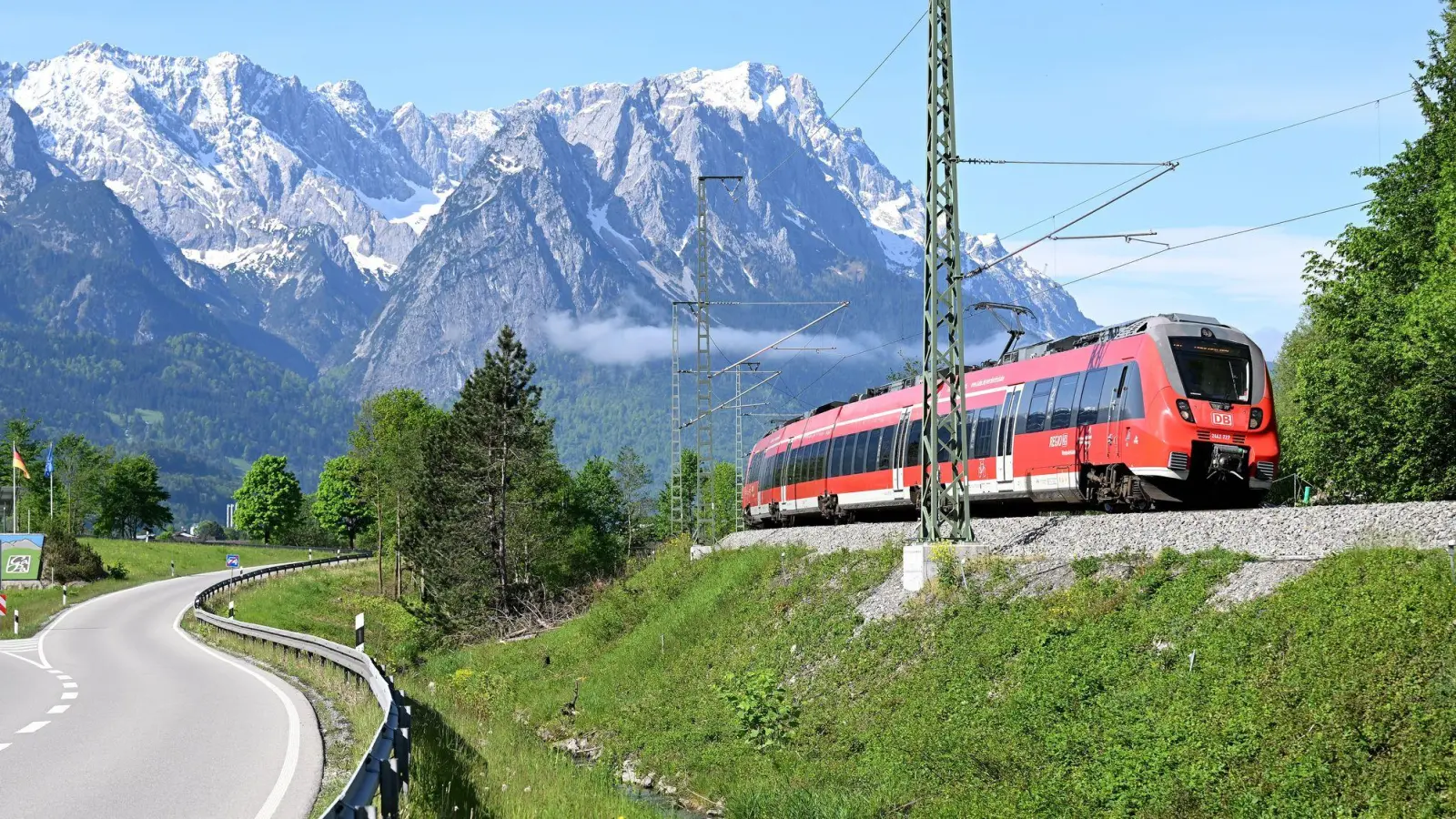 Die Bahn belohnt auch dieses Jahr Einserschüler mit einer Freifahrt. (Symbolbild) (Foto: Angelika Warmuth/dpa)