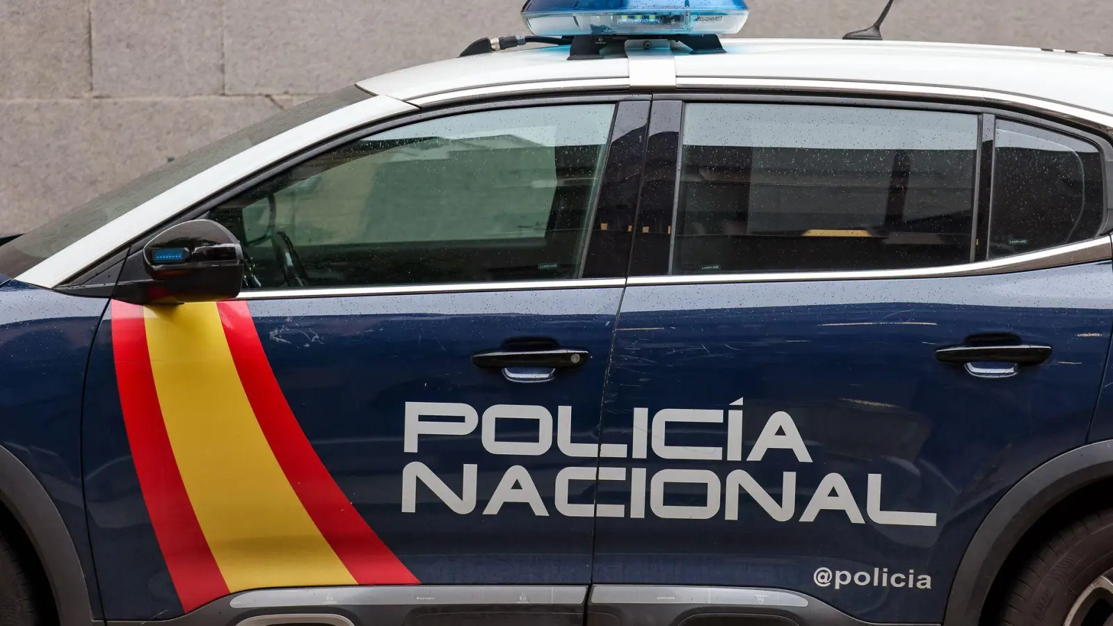 Die Policía Nacional nahm den Verdächtigen im Hafen fest. (Archivbild) (Foto: Jan Woitas/dpa)